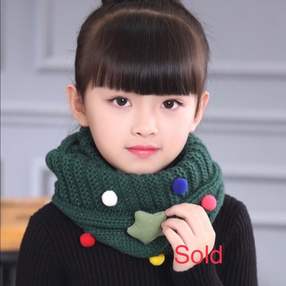 Other - Cowl Scarf Green